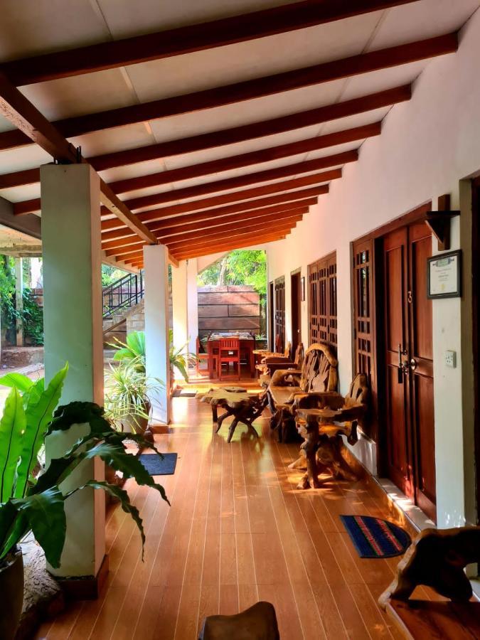 Habarana Dulwan Guest House Exterior photo