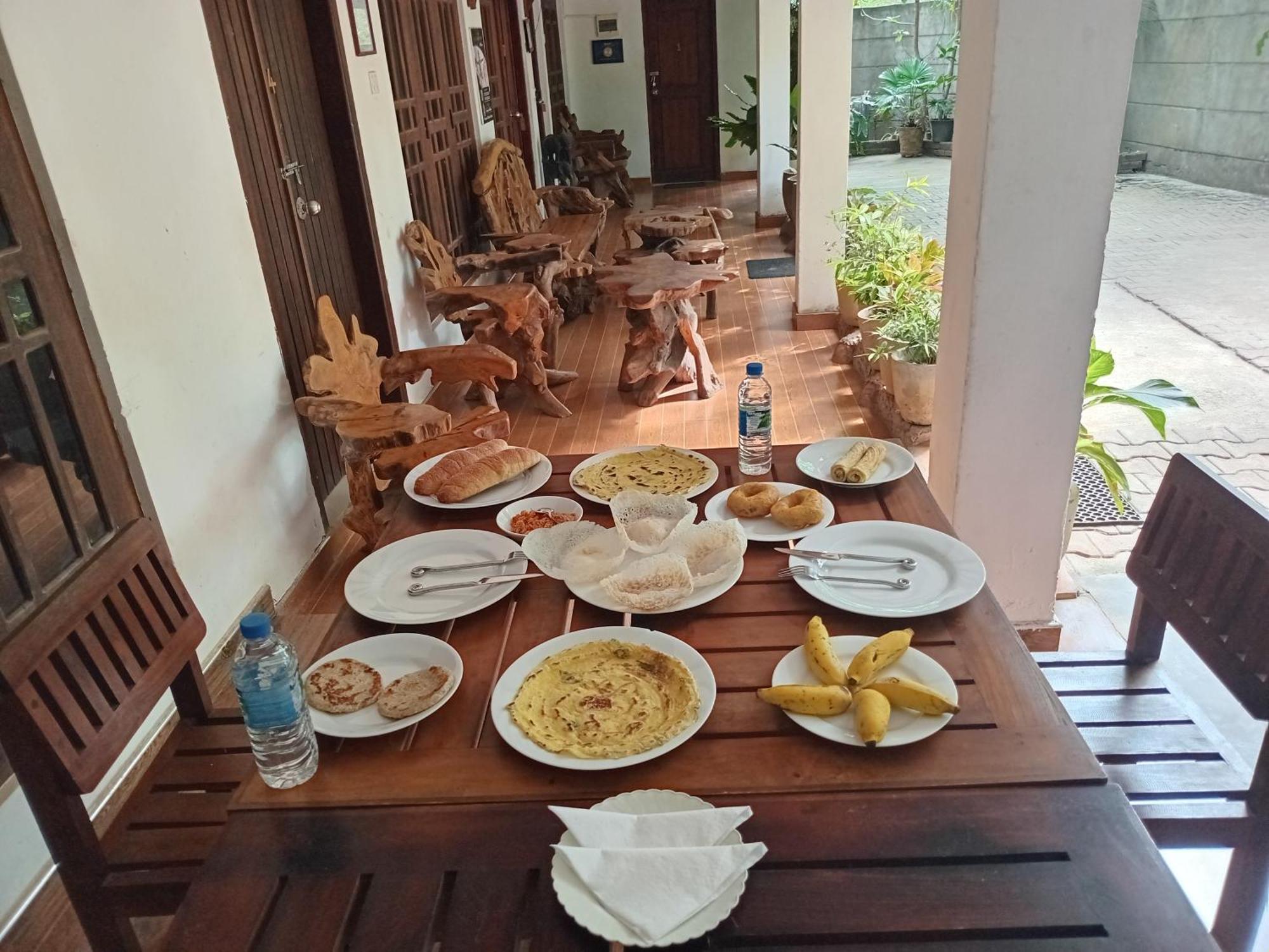 Habarana Dulwan Guest House Exterior photo