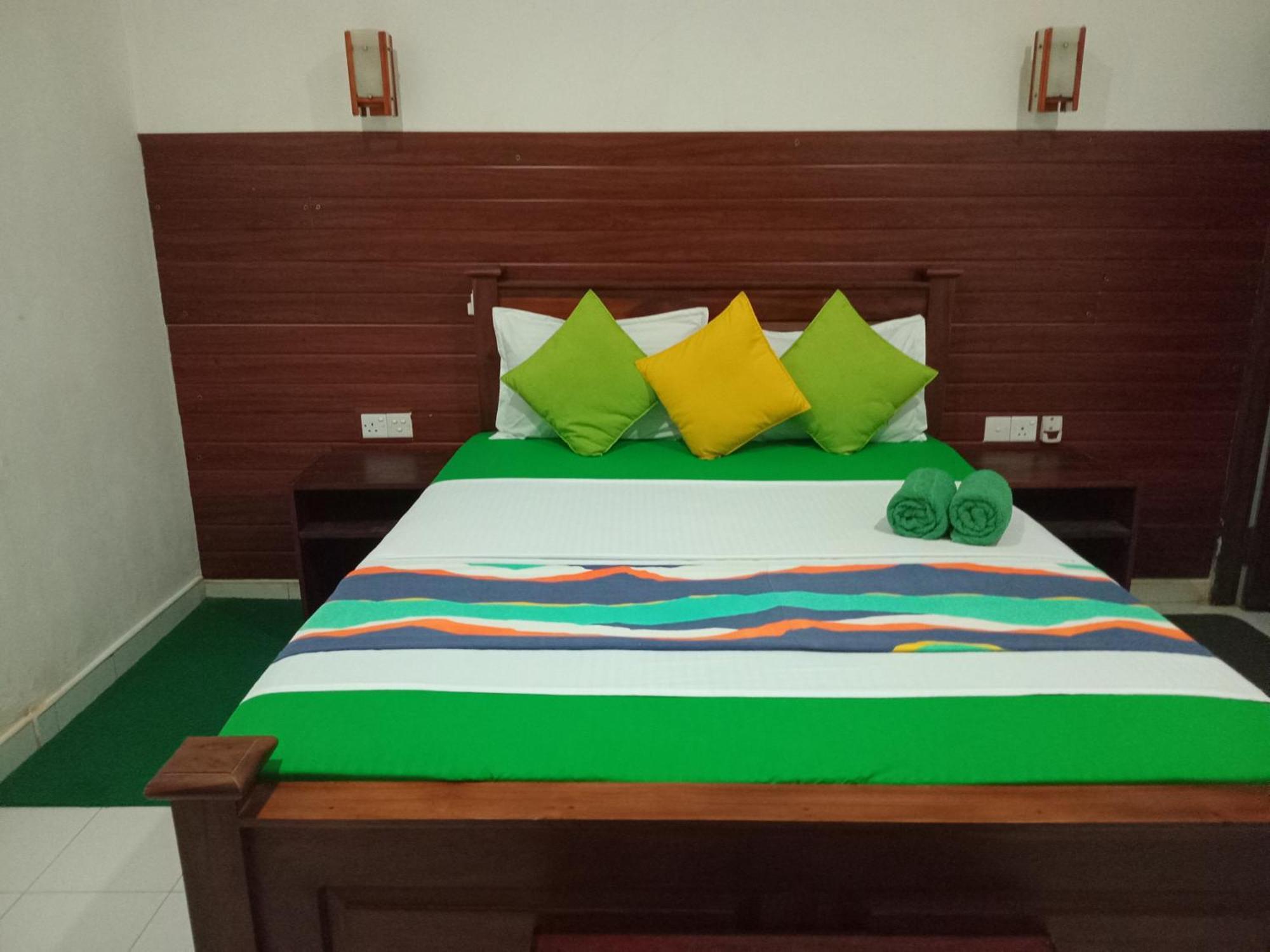 Habarana Dulwan Guest House Room photo