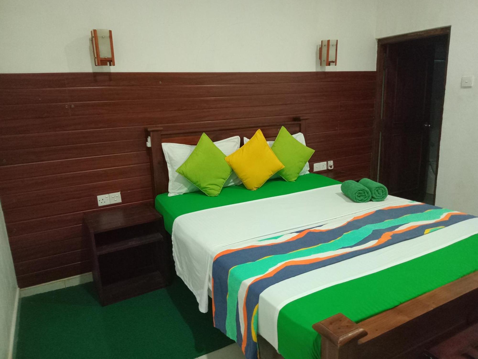 Habarana Dulwan Guest House Room photo