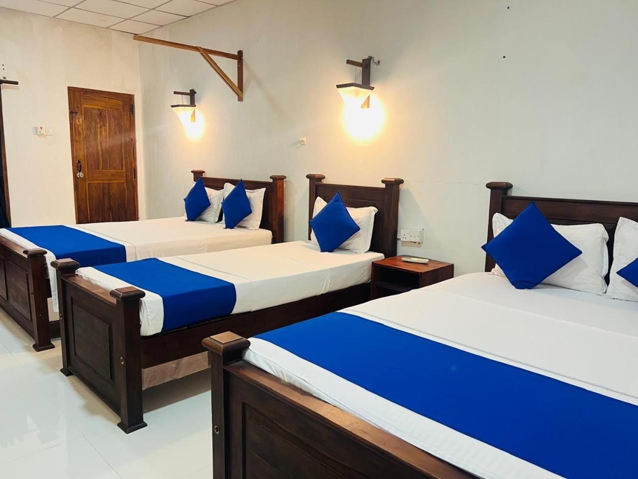 Habarana Dulwan Guest House Room photo