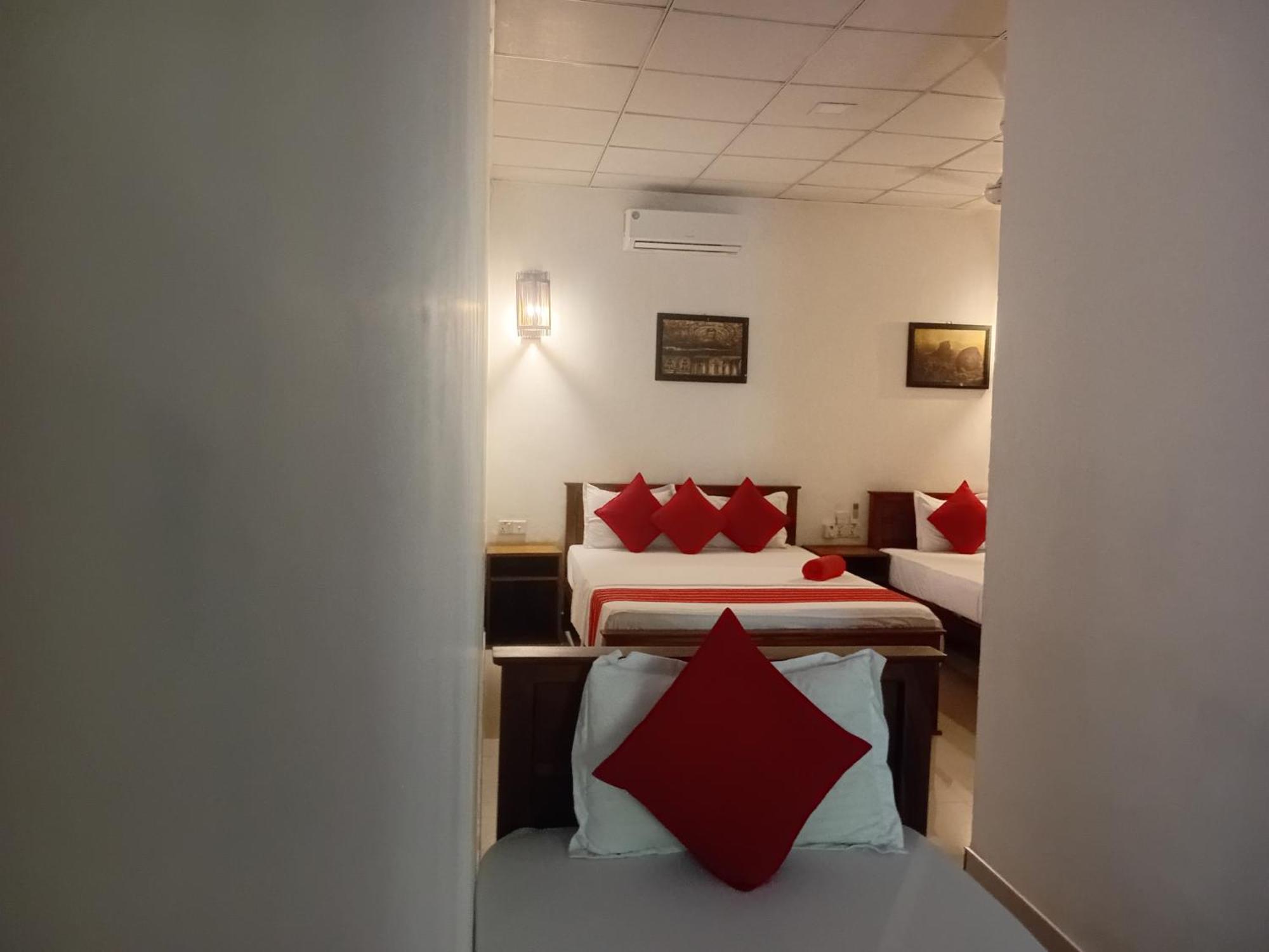 Habarana Dulwan Guest House Room photo