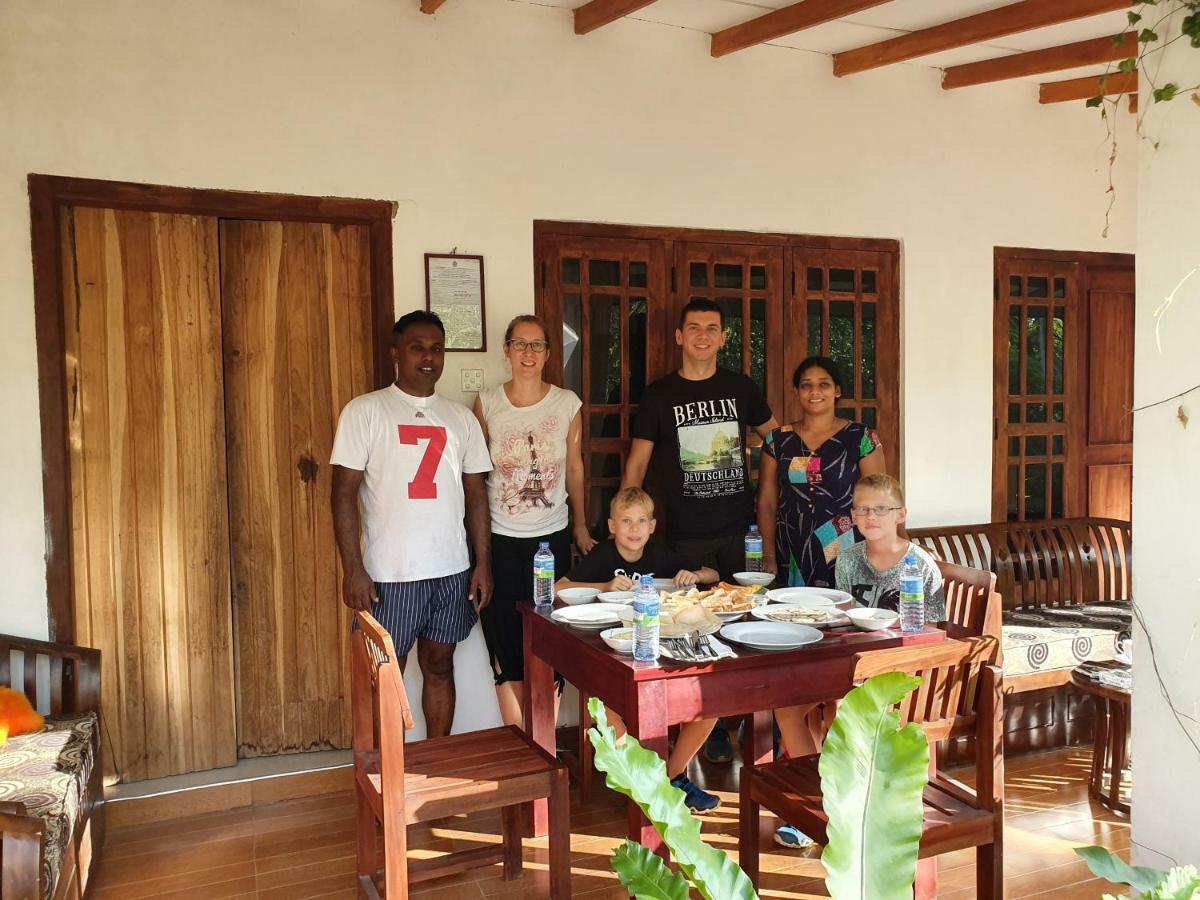 Habarana Dulwan Guest House Exterior photo